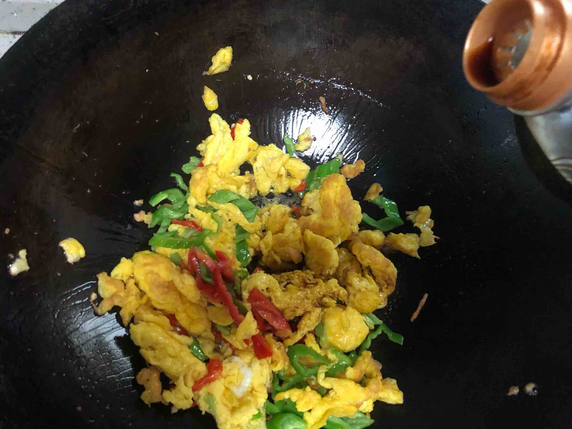 雙椒鵝蛋的做法-家常味炒菜譜