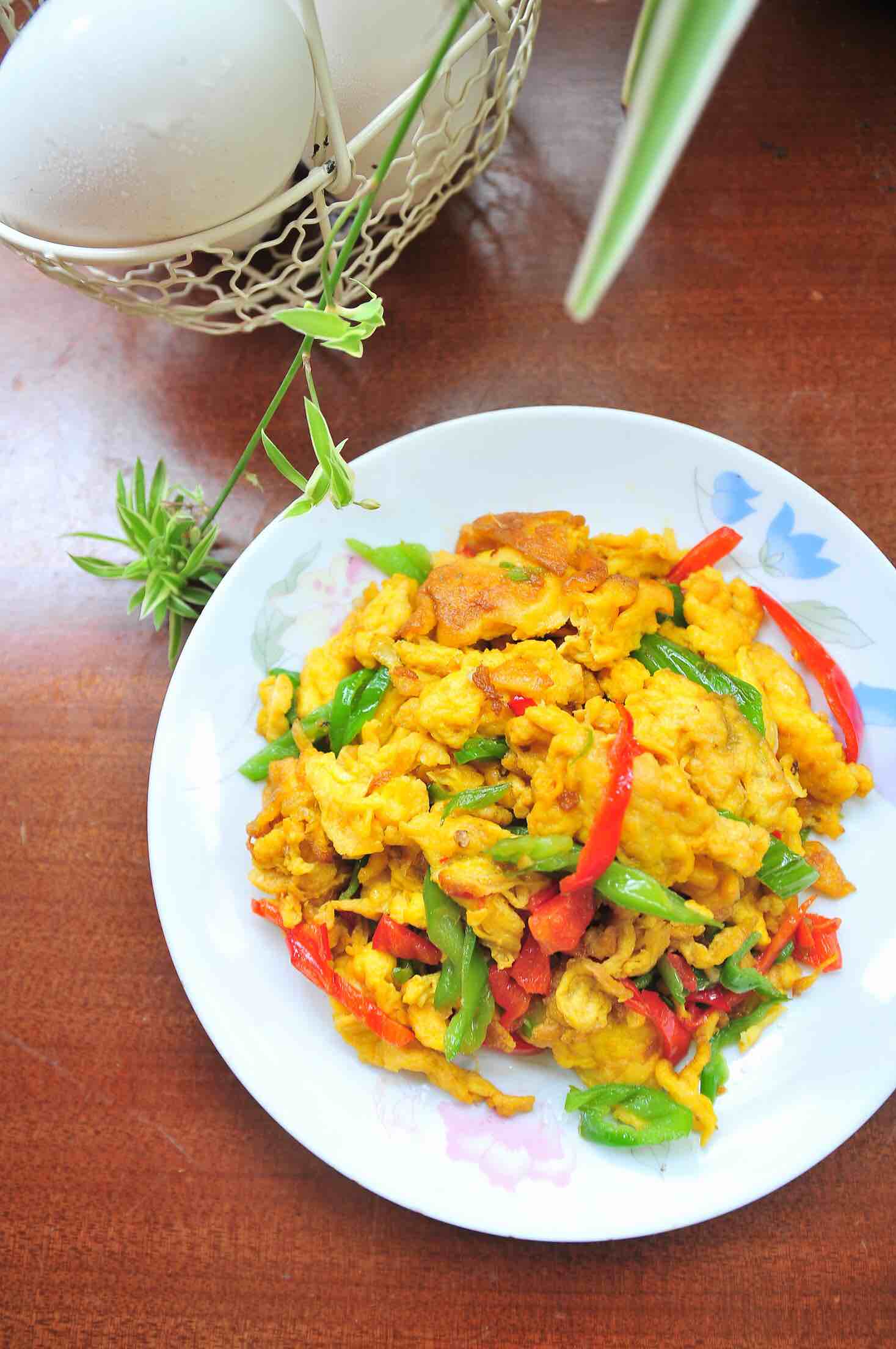 雙椒鵝蛋的做法-家常味炒菜譜