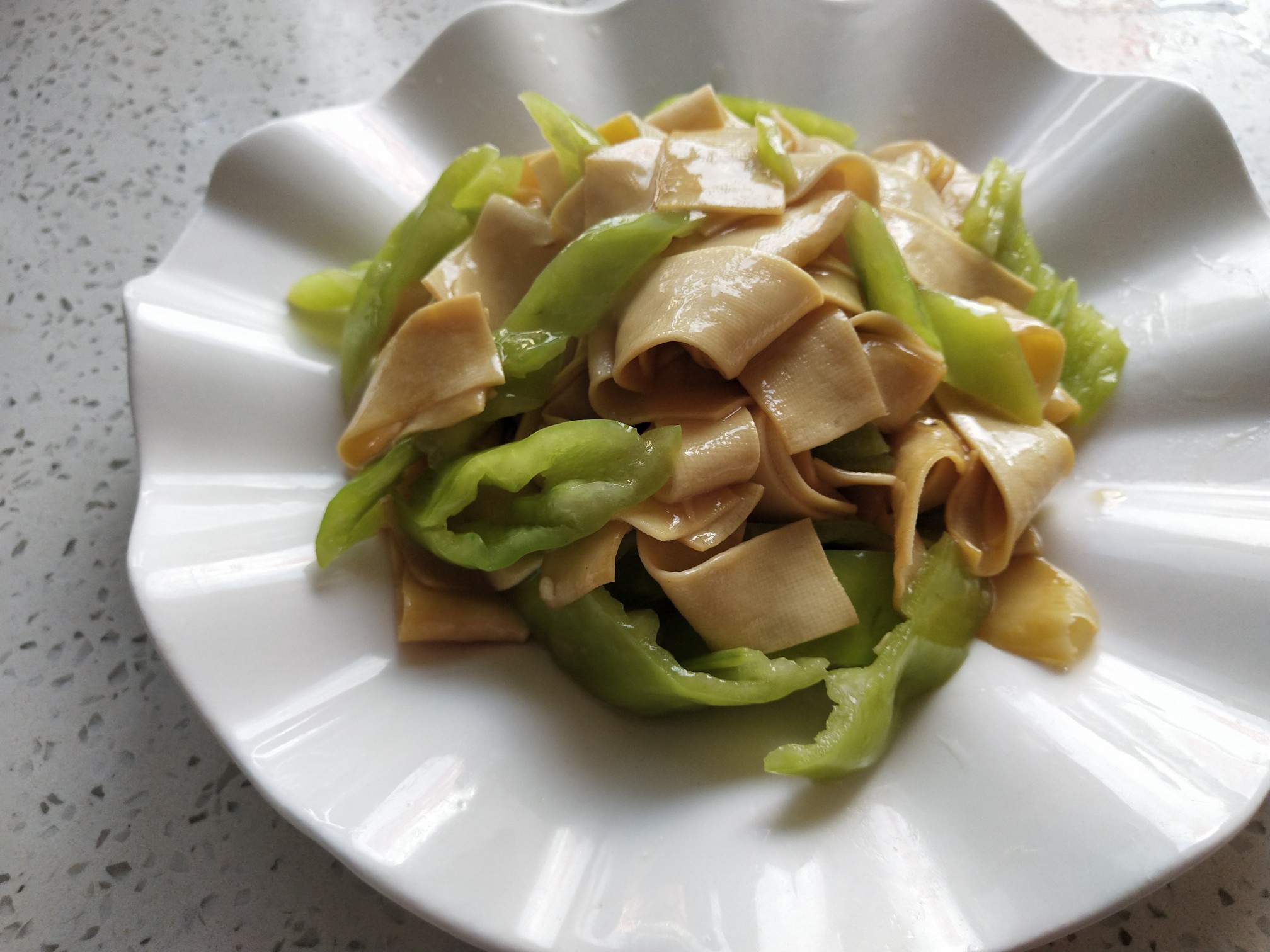 尖椒干豆腐的做法-咸鮮味炒菜譜