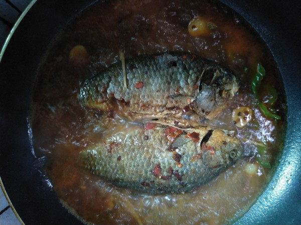 仔姜青椒鯽魚的做法-香辣味燒菜譜