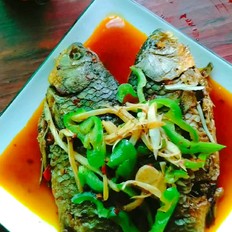 仔姜青椒鯽魚的做法-香辣味燒菜譜