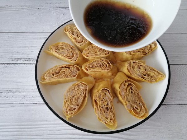 豆腐皮豬肉卷的做法-家常味蒸菜譜