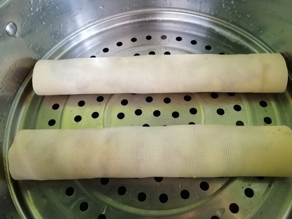 豆腐皮豬肉卷的做法-家常味蒸菜譜