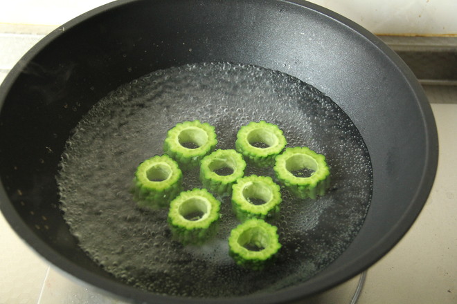 苦瓜釀肉的做法-咸鮮味煎菜譜