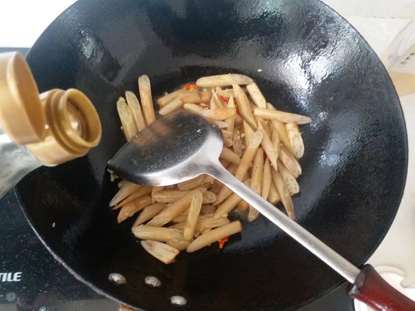 香辣藕帶的做法-香辣味炒菜譜