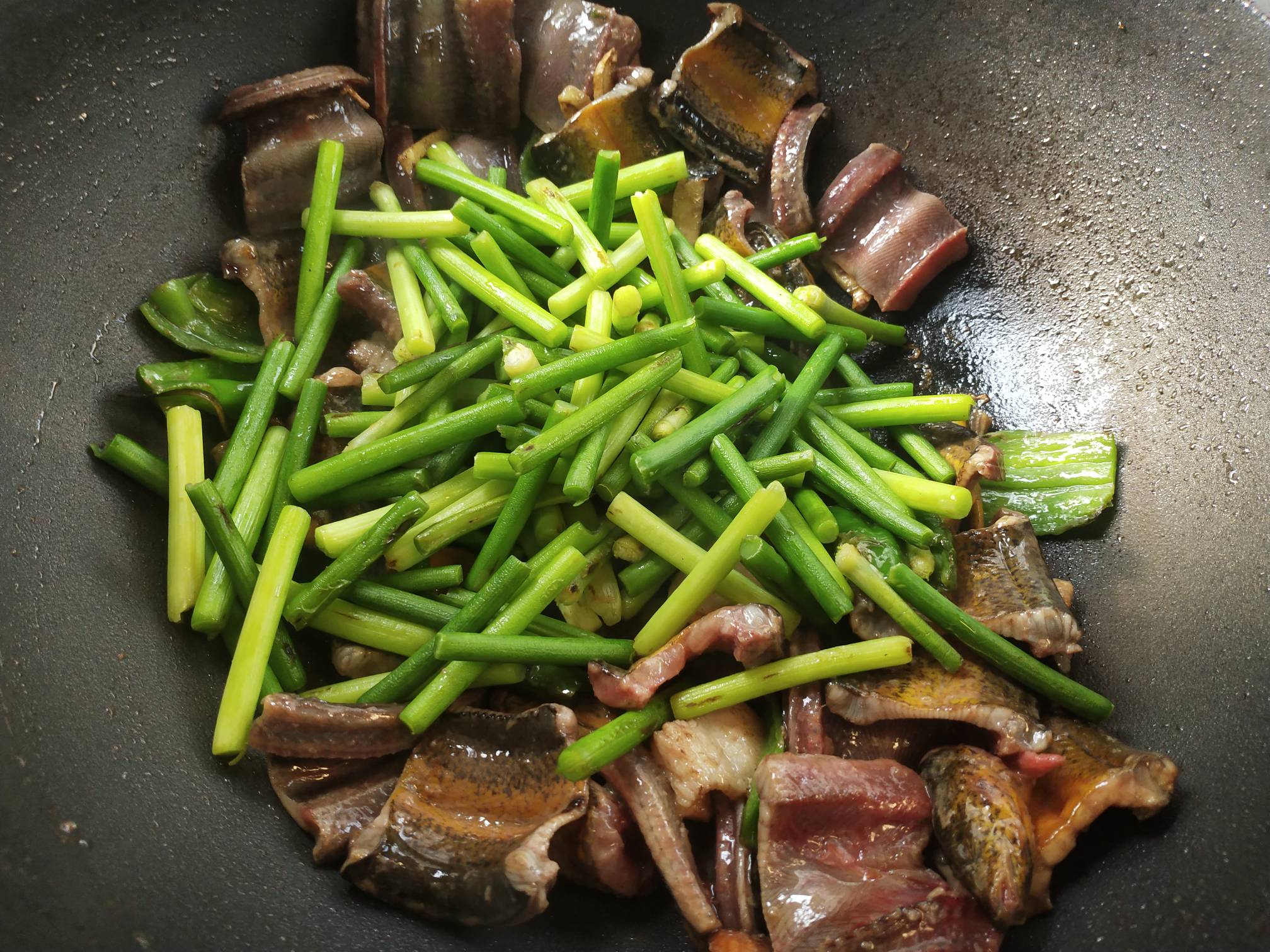 蒜薹燒鱔魚的做法-家常味燒菜譜