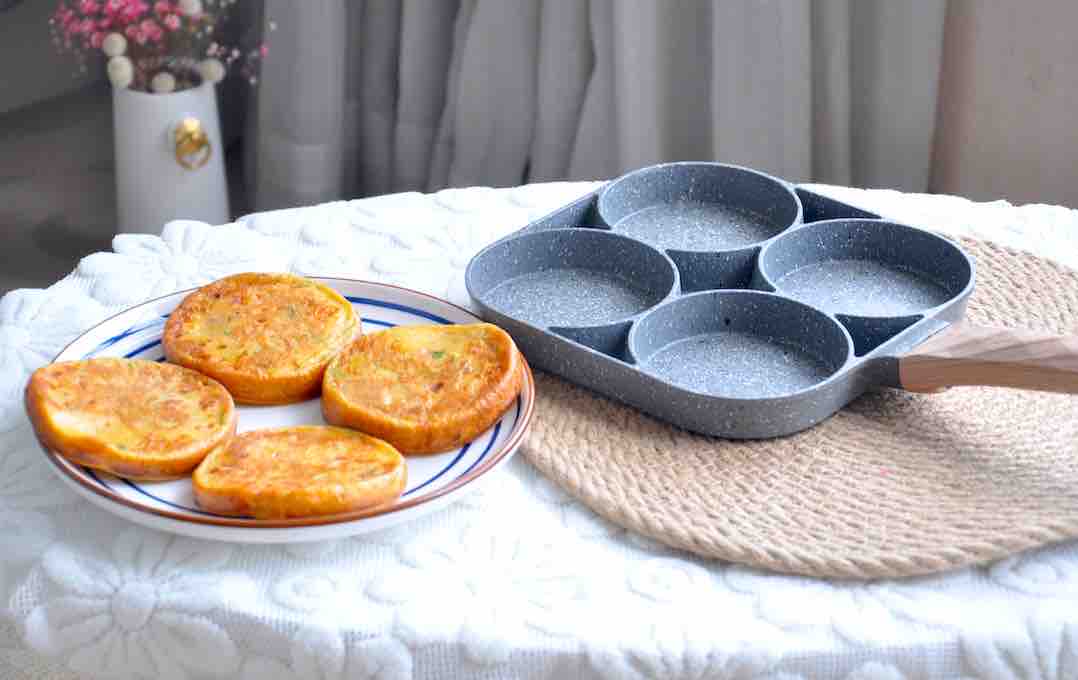 蔥香小圓餅的做法-家常味煎菜譜