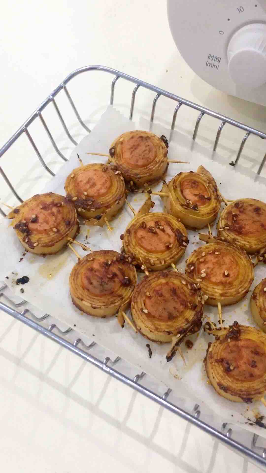 豆皮香腸卷的做法-香辣味烘焙菜譜-易網健康養生網 豆皮香腸卷的做法-香辣味烘焙菜譜