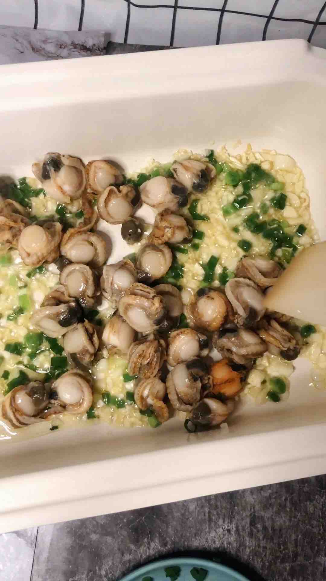 蒜蓉粉絲扇貝煲的做法-家常味燜菜譜-易網健康養生網 蒜蓉粉絲扇貝煲的做法-家常味燜菜譜