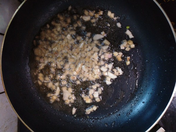 香脆鹵鯽魚的做法-咸鮮味炸菜譜