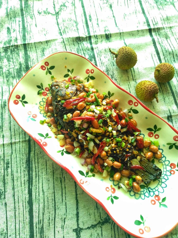 香脆鹵鯽魚的做法-咸鮮味炸菜譜