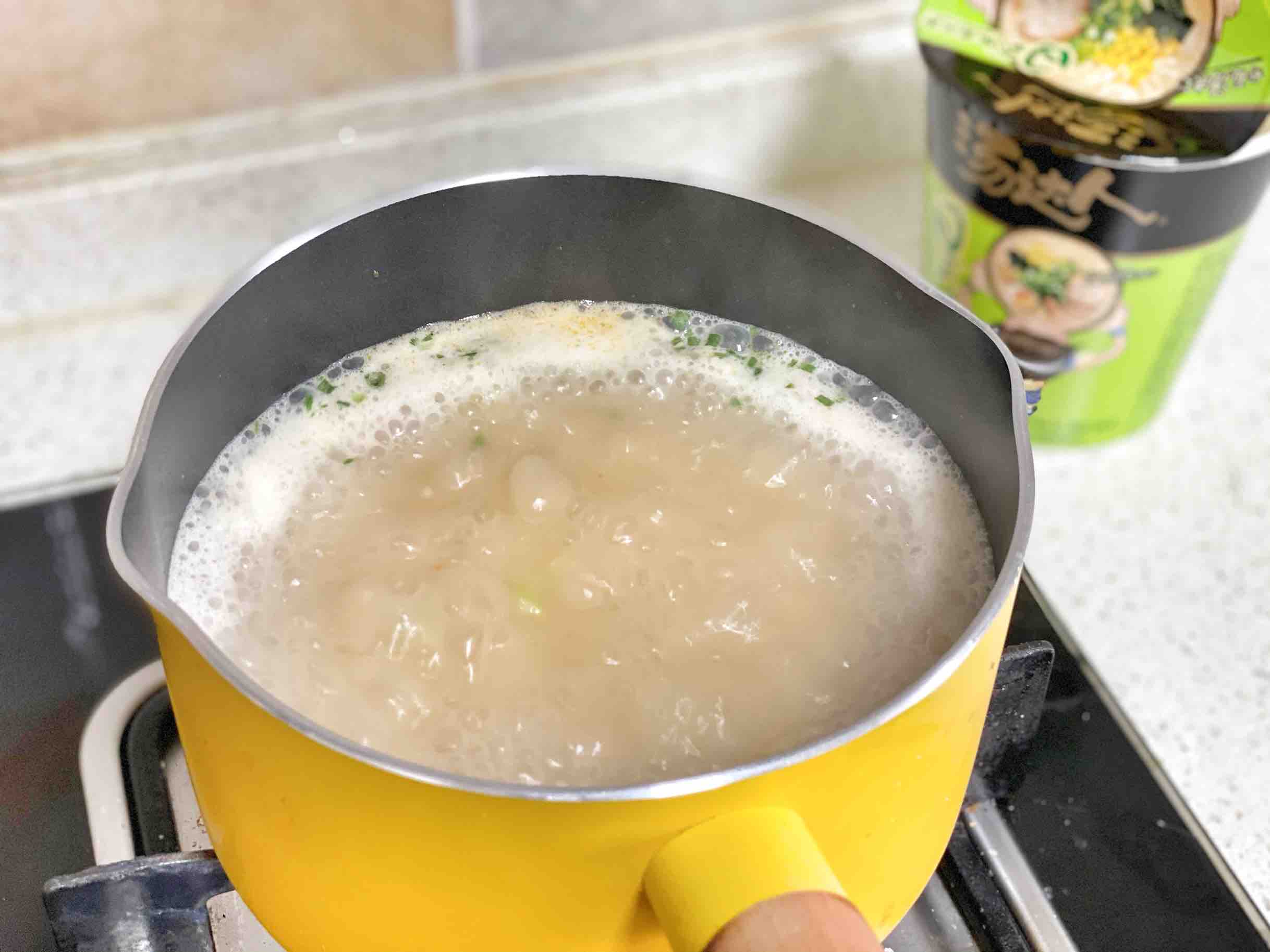 日式豚骨拉面的做法-咸鮮味煮菜譜-易網健康養生網 日式豚骨拉面的做法-咸鮮味煮菜譜