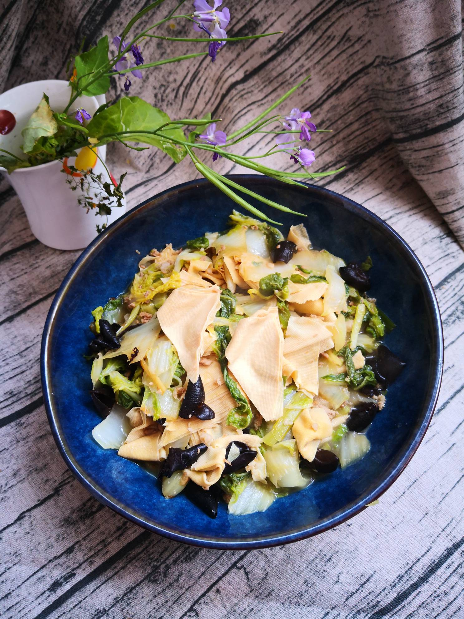 白菜燉豆皮的做法-家常味燉菜譜-易網(wǎng)健康養(yǎng)生網(wǎng) 白菜燉豆皮的做法-家常味燉菜譜