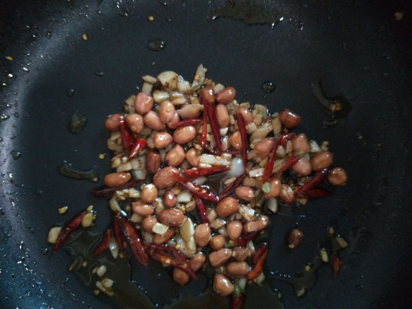 香脆鹵鯽魚的做法-咸鮮味炸菜譜