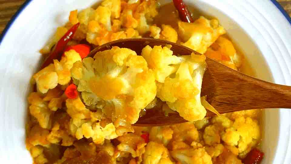 干鍋花菜，這樣做既簡單又好吃，一分鐘就能學會它的做法-家常味炒菜譜