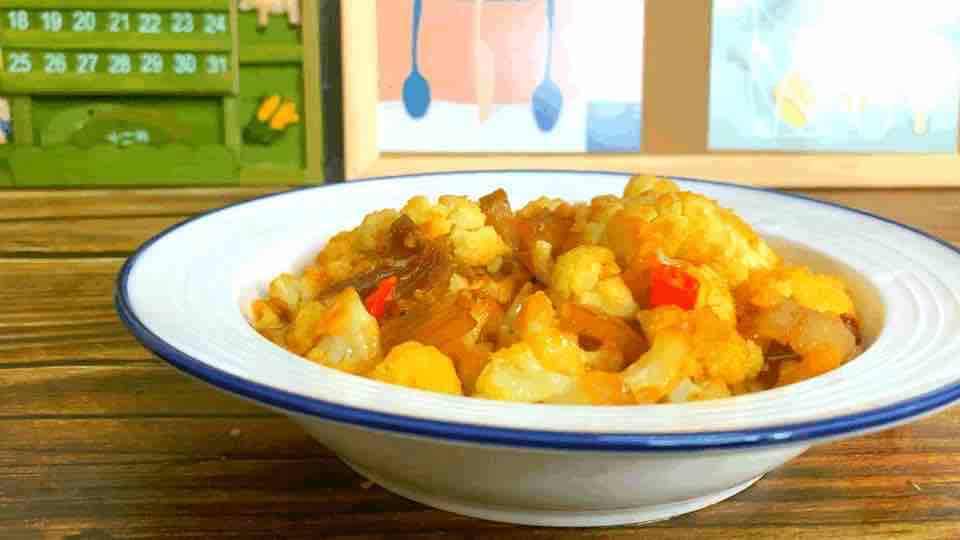 干鍋花菜，這樣做既簡單又好吃，一分鐘就能學會它的做法-家常味炒菜譜