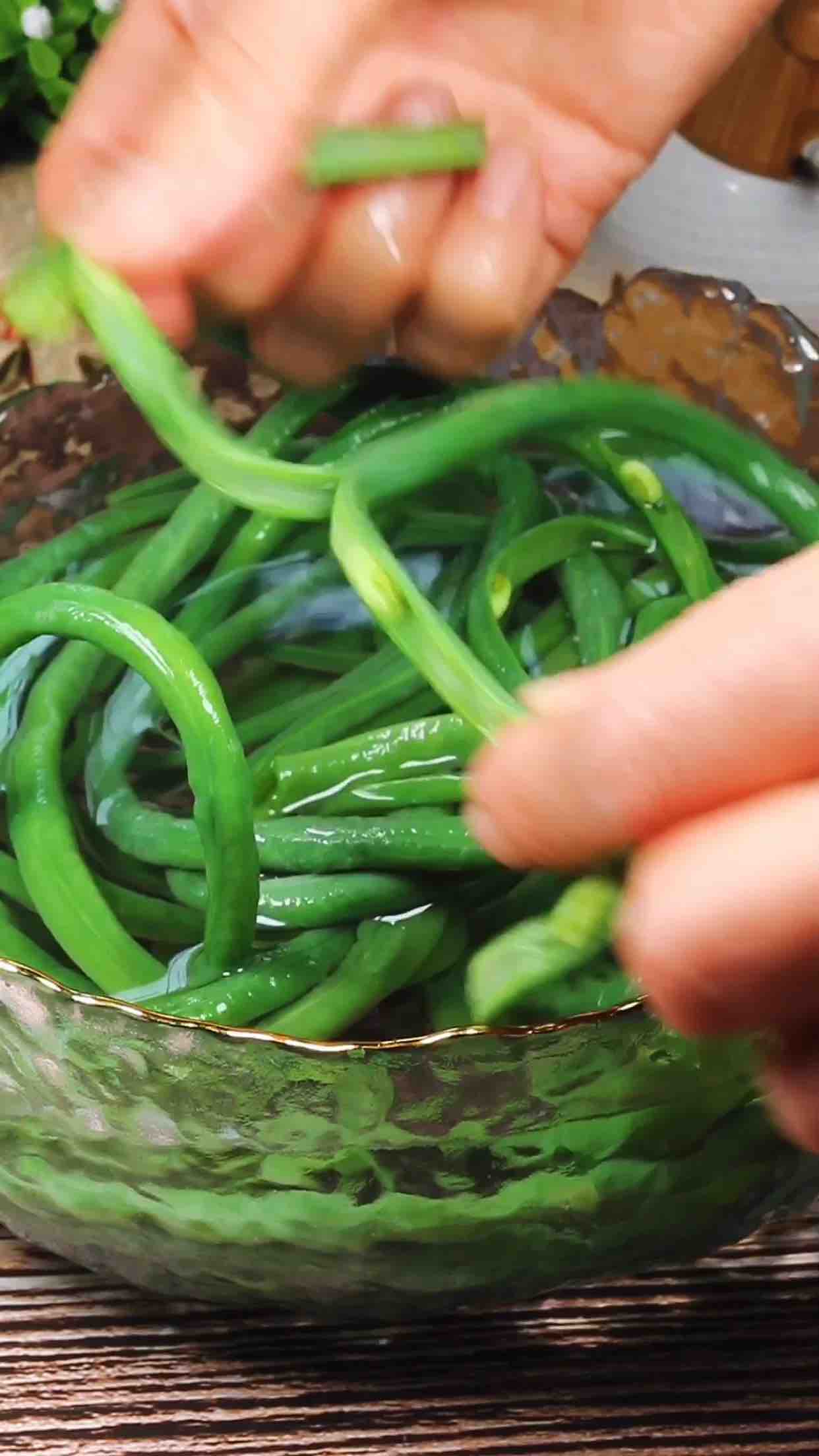 手撕豇豆的做法-酸辣味煮菜譜-易網健康養生網 手撕豇豆的做法-酸辣味煮菜譜