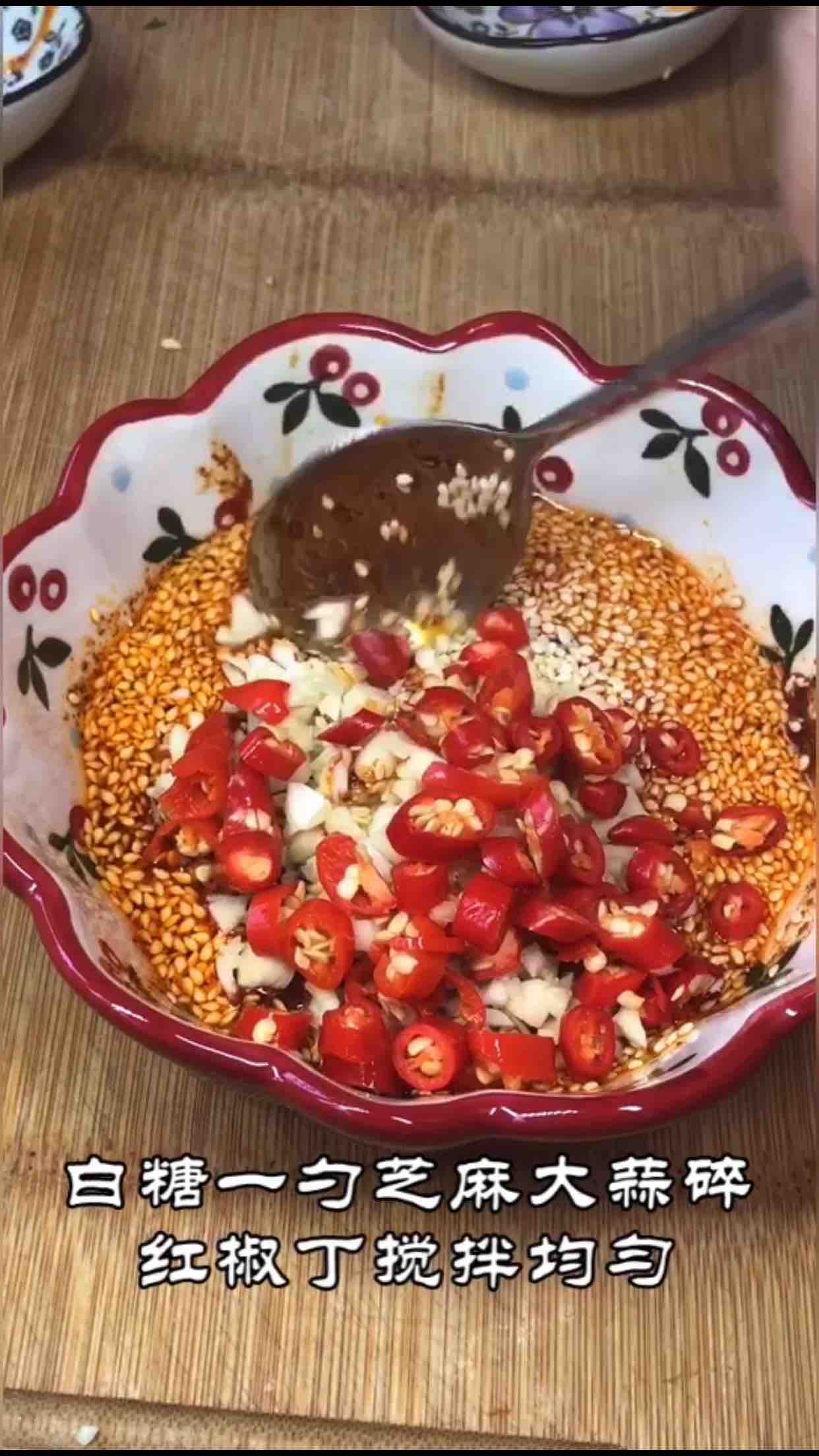 絕味香菜的做法-香辣味拌菜譜-易網健康養生網 絕味香菜的做法-香辣味拌菜譜