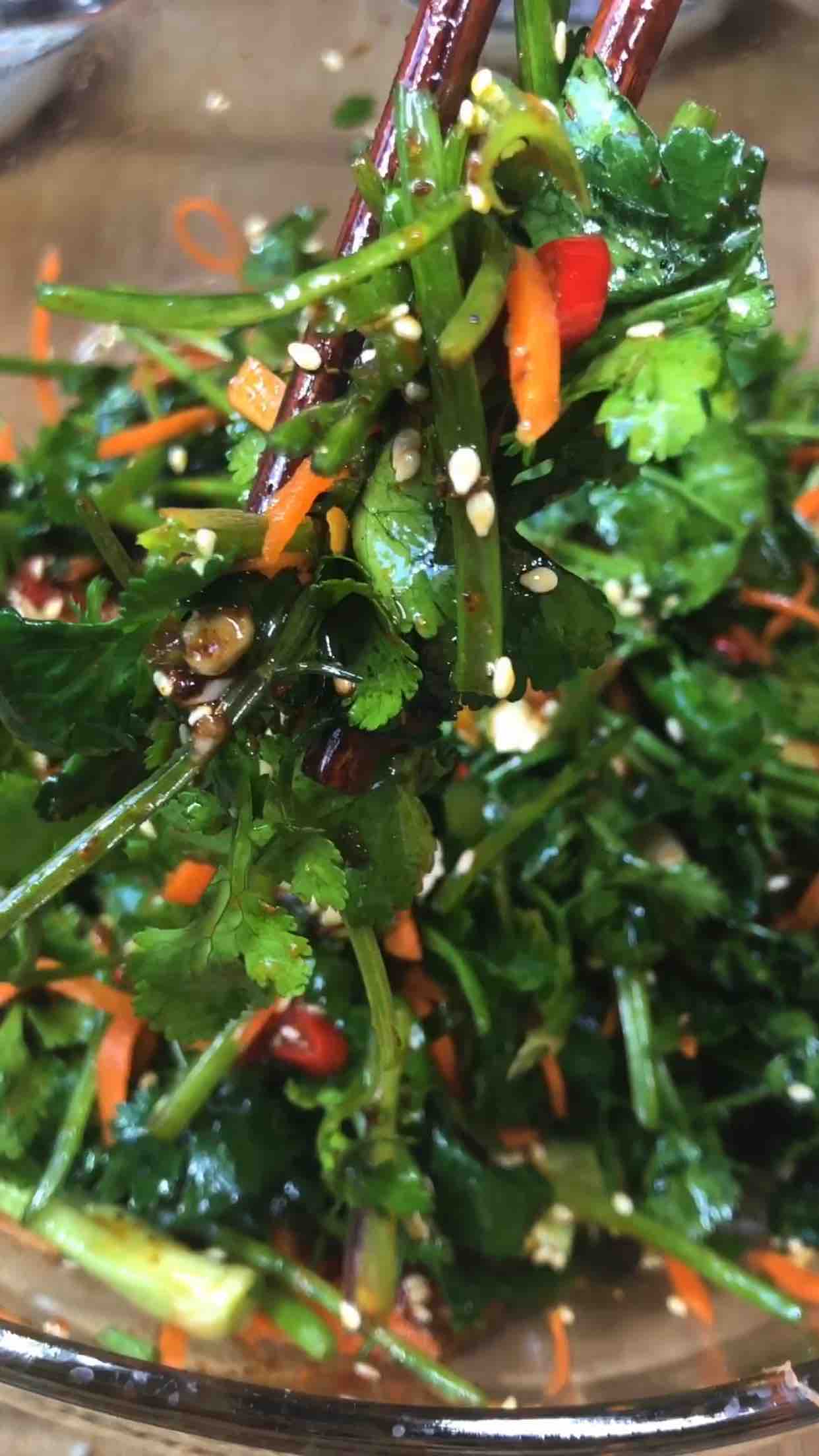 絕味香菜的做法-香辣味拌菜譜-易網健康養生網 絕味香菜的做法-香辣味拌菜譜