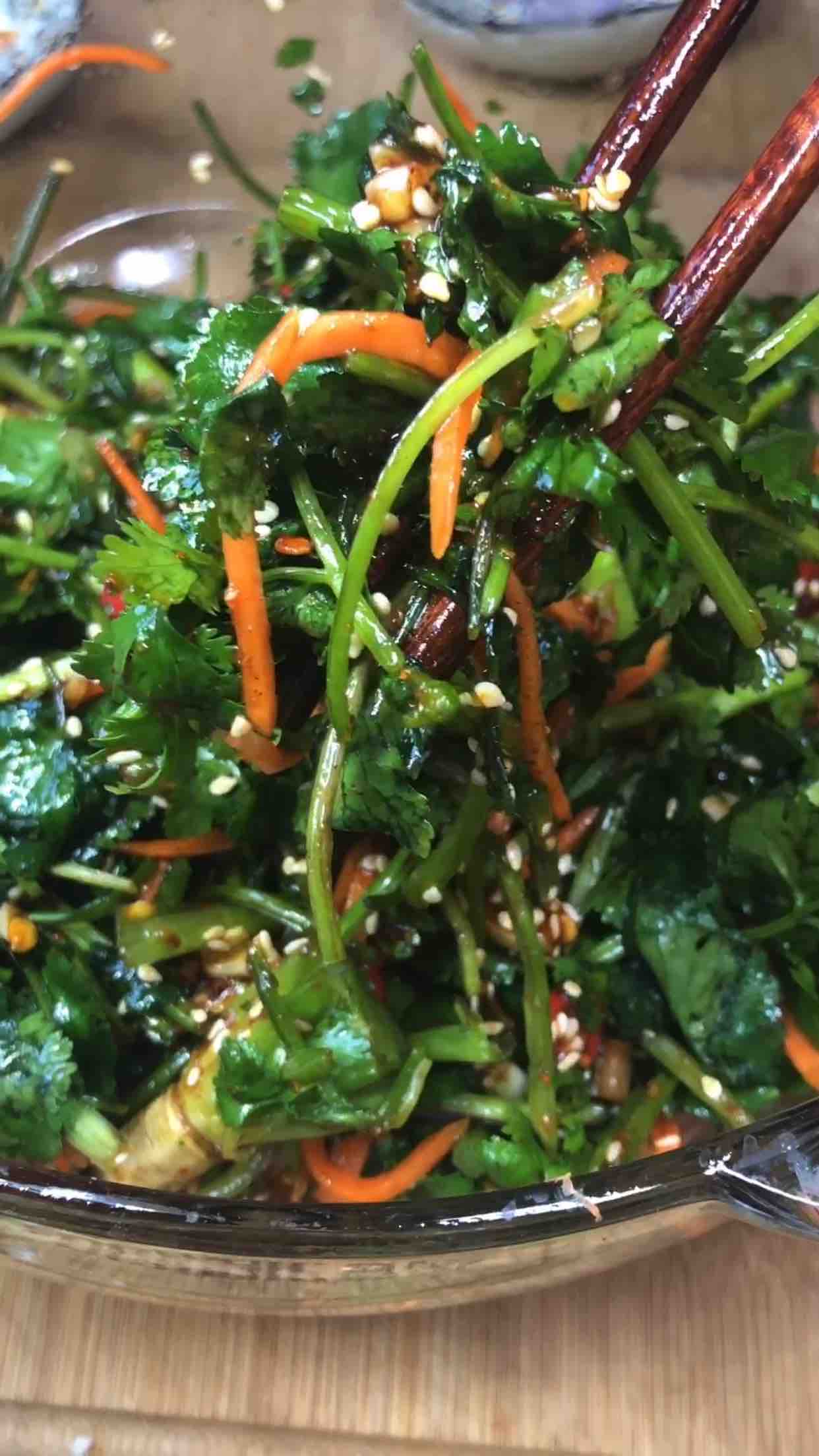 絕味香菜的做法-香辣味拌菜譜-易網健康養生網 絕味香菜的做法-香辣味拌菜譜