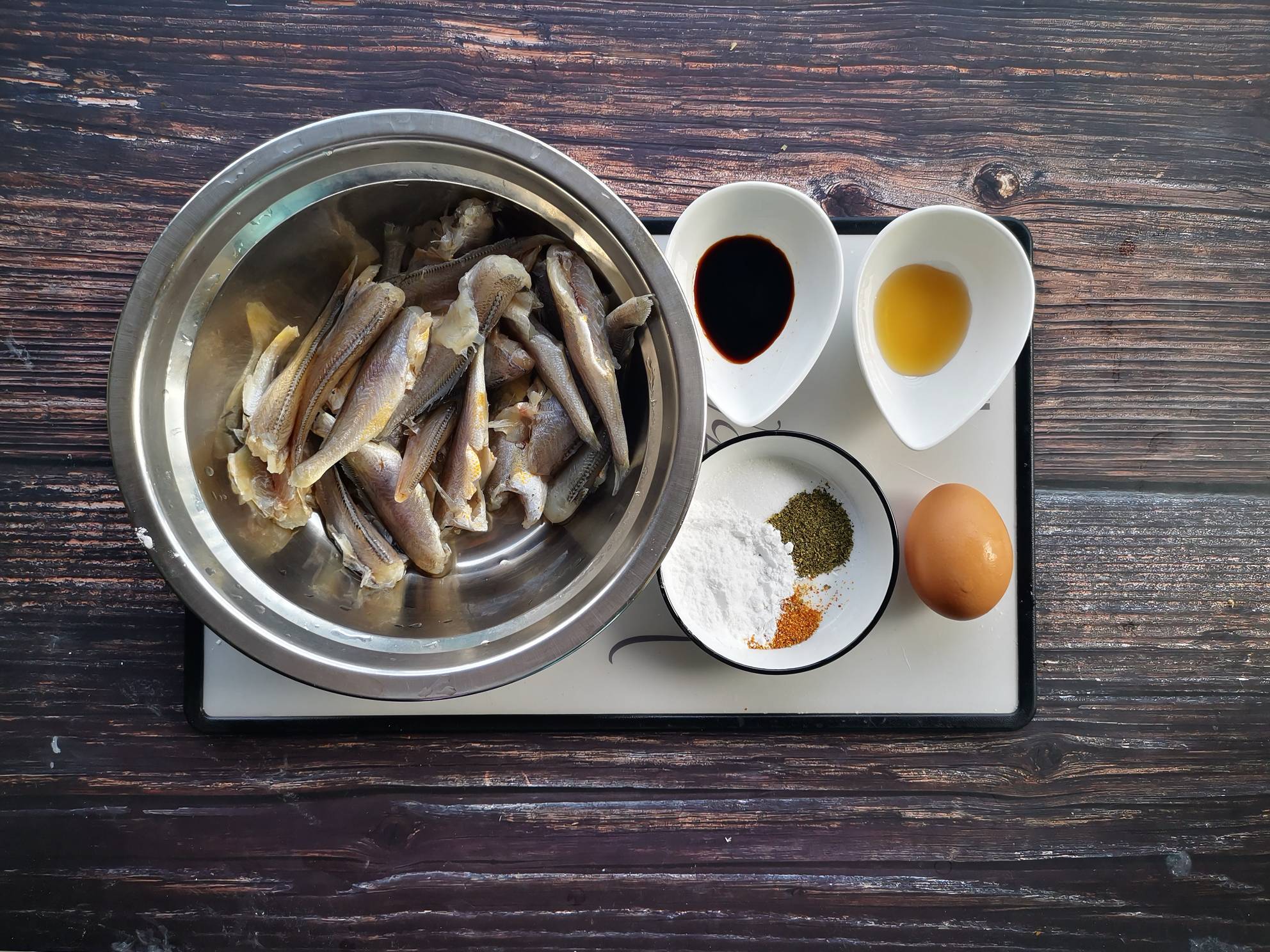 油炸小黃魚的做法-咸鮮味炸菜譜