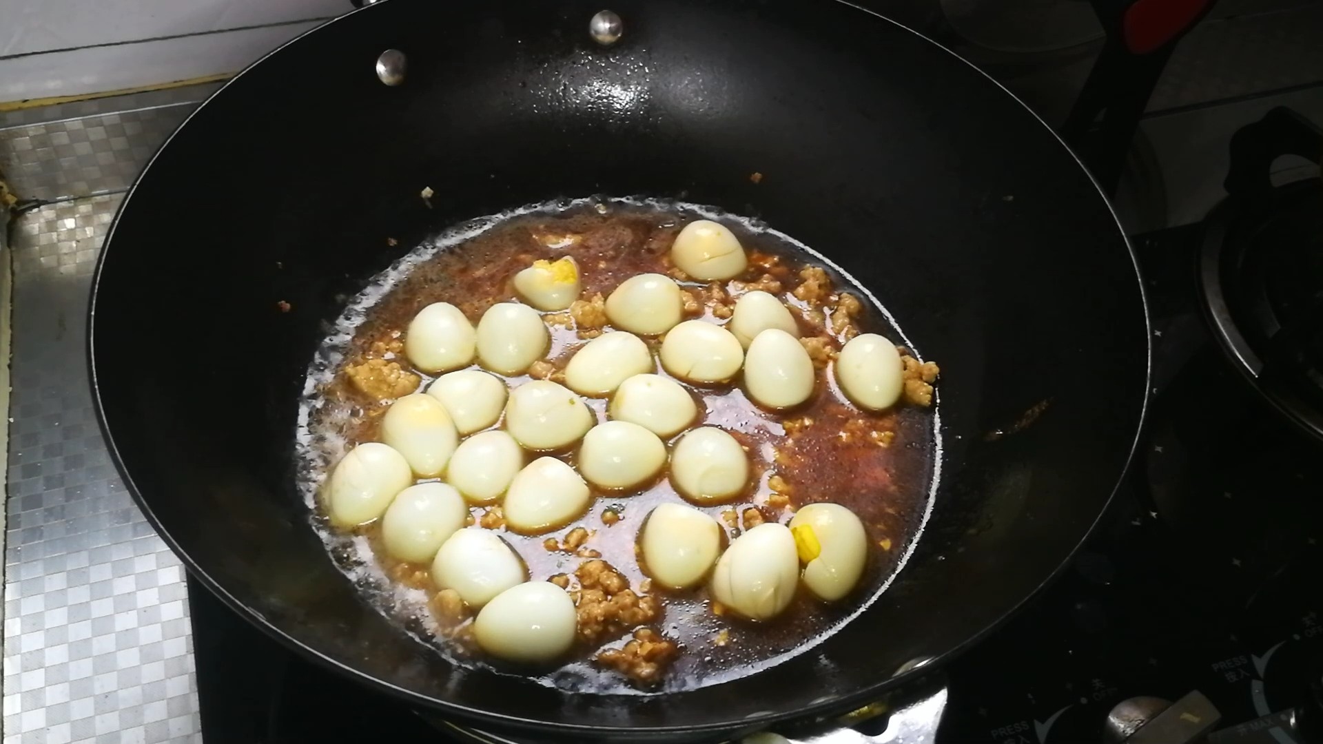 肉末燒鵪鶉蛋的做法-家常味炒菜譜