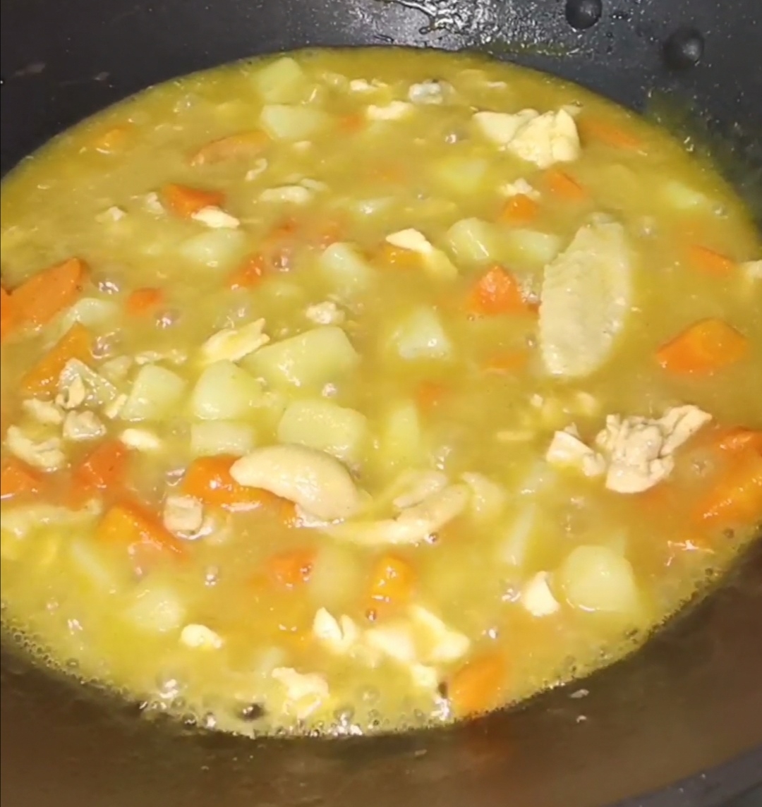 孩子的咖喱土豆飯的做法-咖喱味炒菜譜