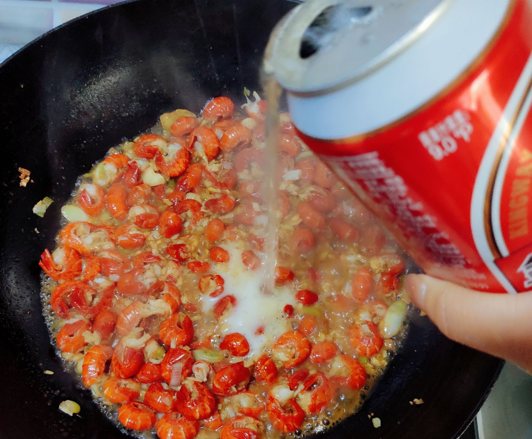 蒜香蝦尾的做法-蒜香味燉菜譜