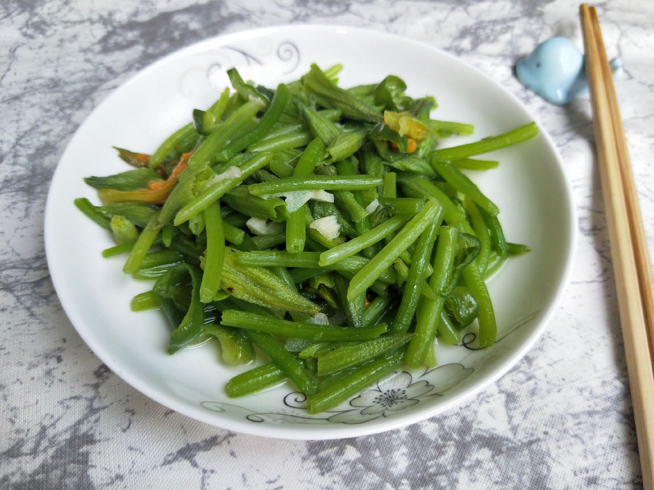 蒜香南瓜花的做法-家常味炒菜譜