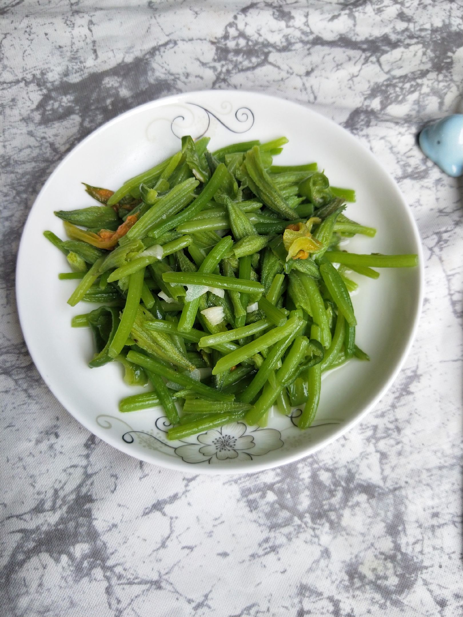 蒜香南瓜花的做法-家常味炒菜譜