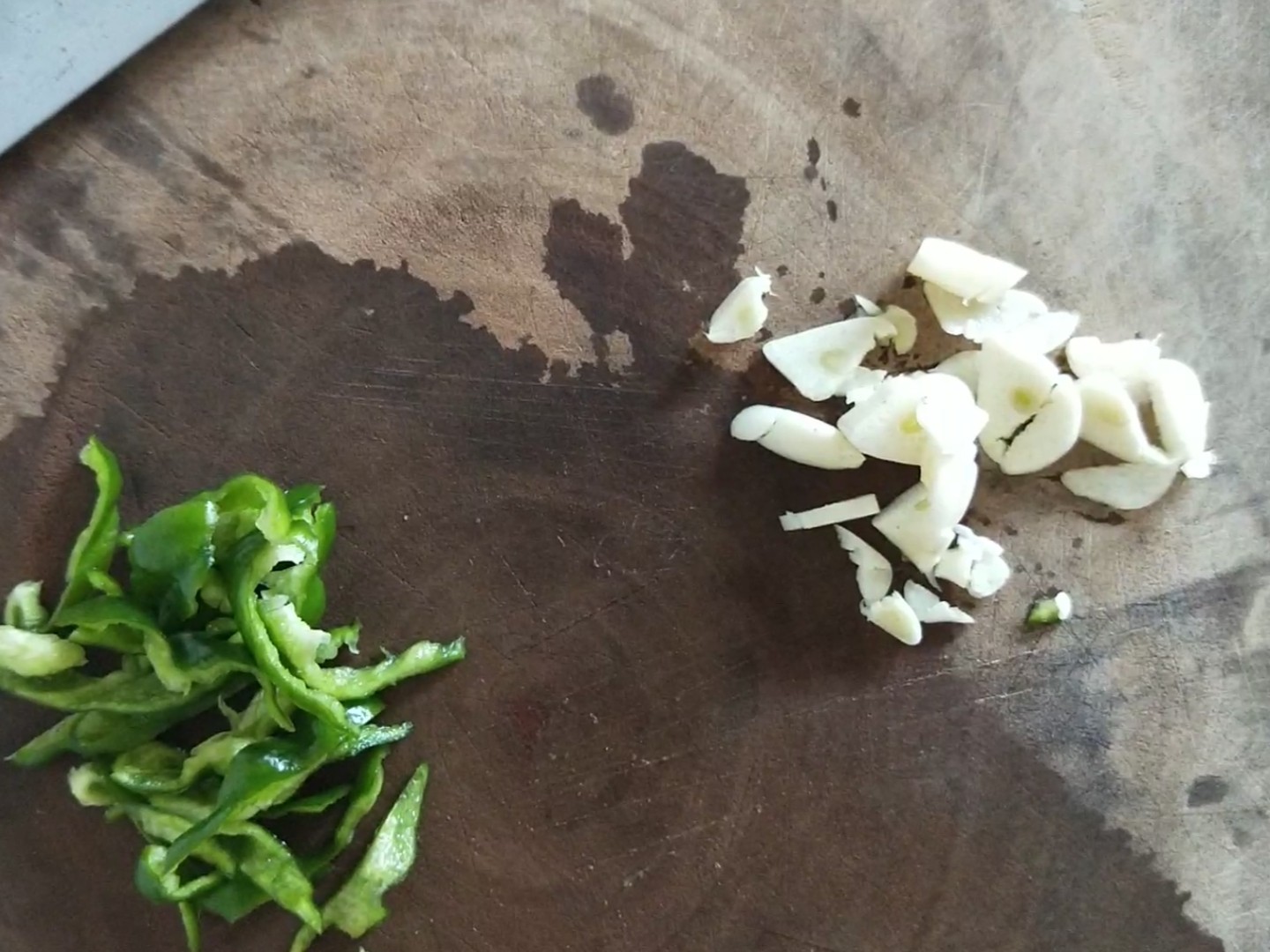 蒜香南瓜花的做法-家常味炒菜譜