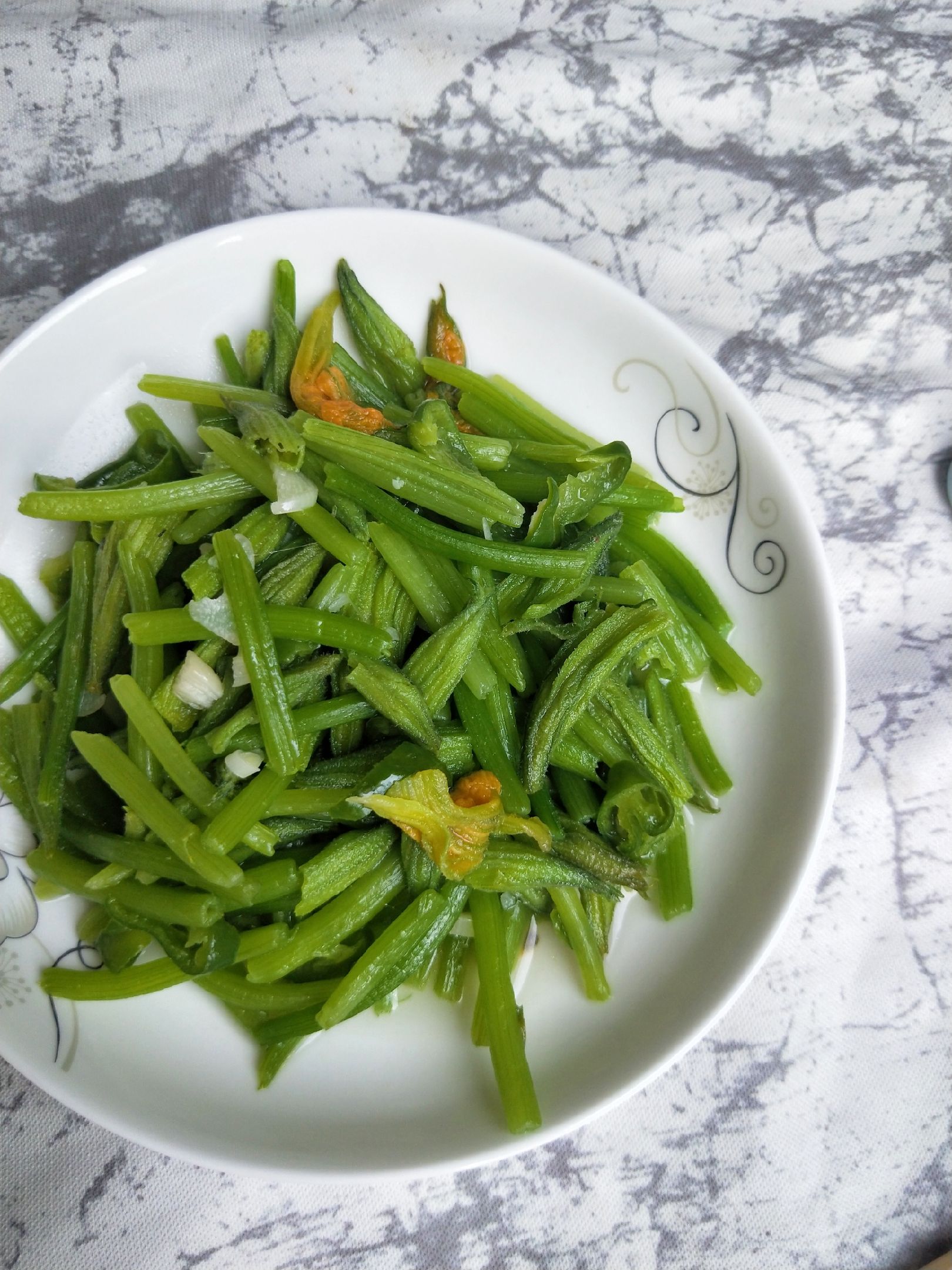 蒜香南瓜花的做法-家常味炒菜譜