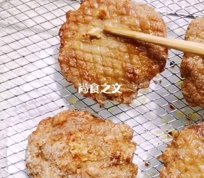 香炸牛肉餅的做法-咸鮮味炸菜譜