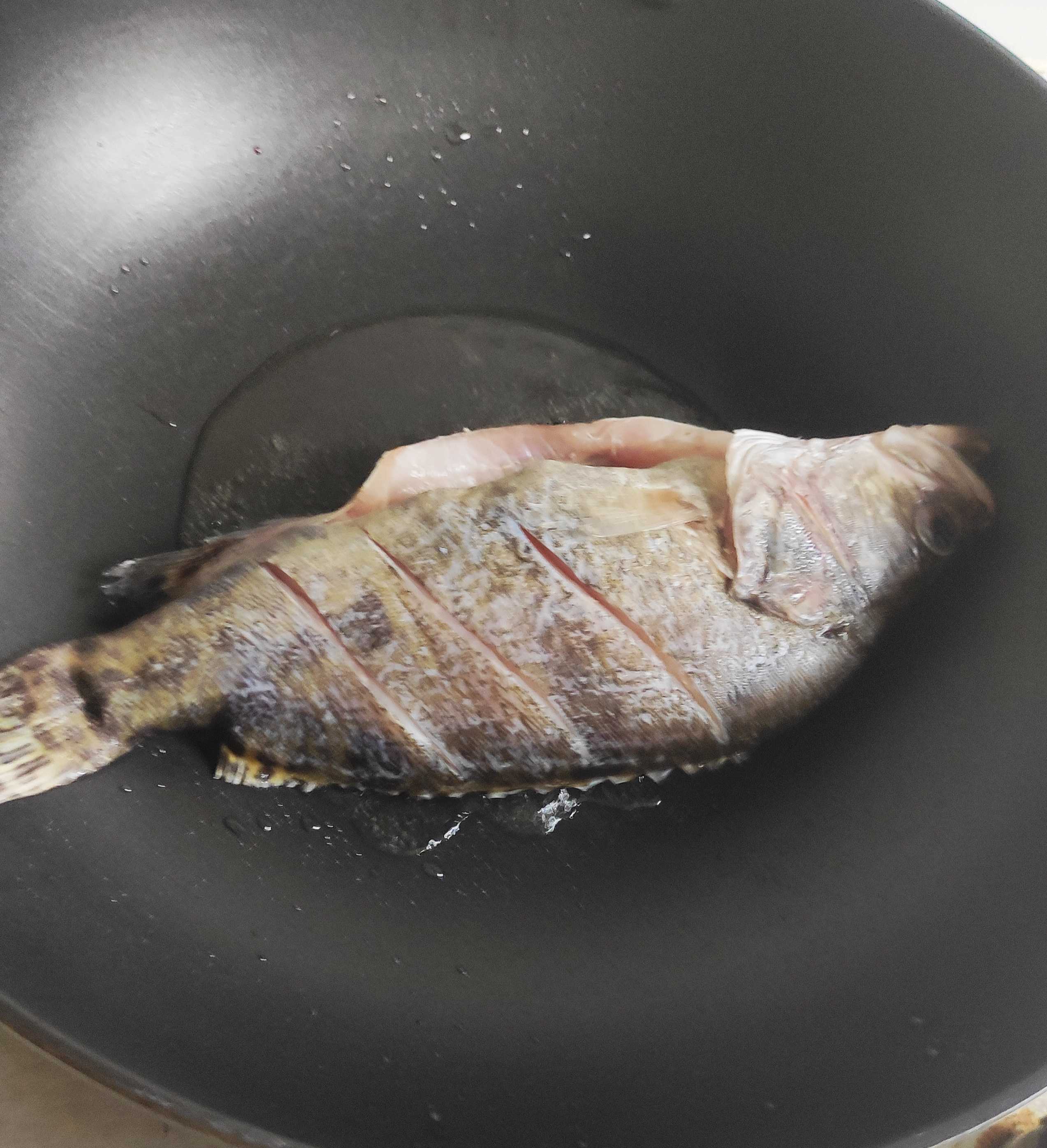 糖醋鱖魚的做法-酸甜味煎菜譜