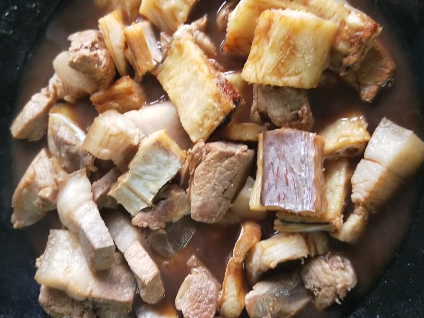 鰻魚干燒肉的做法-咸鮮味煮菜譜