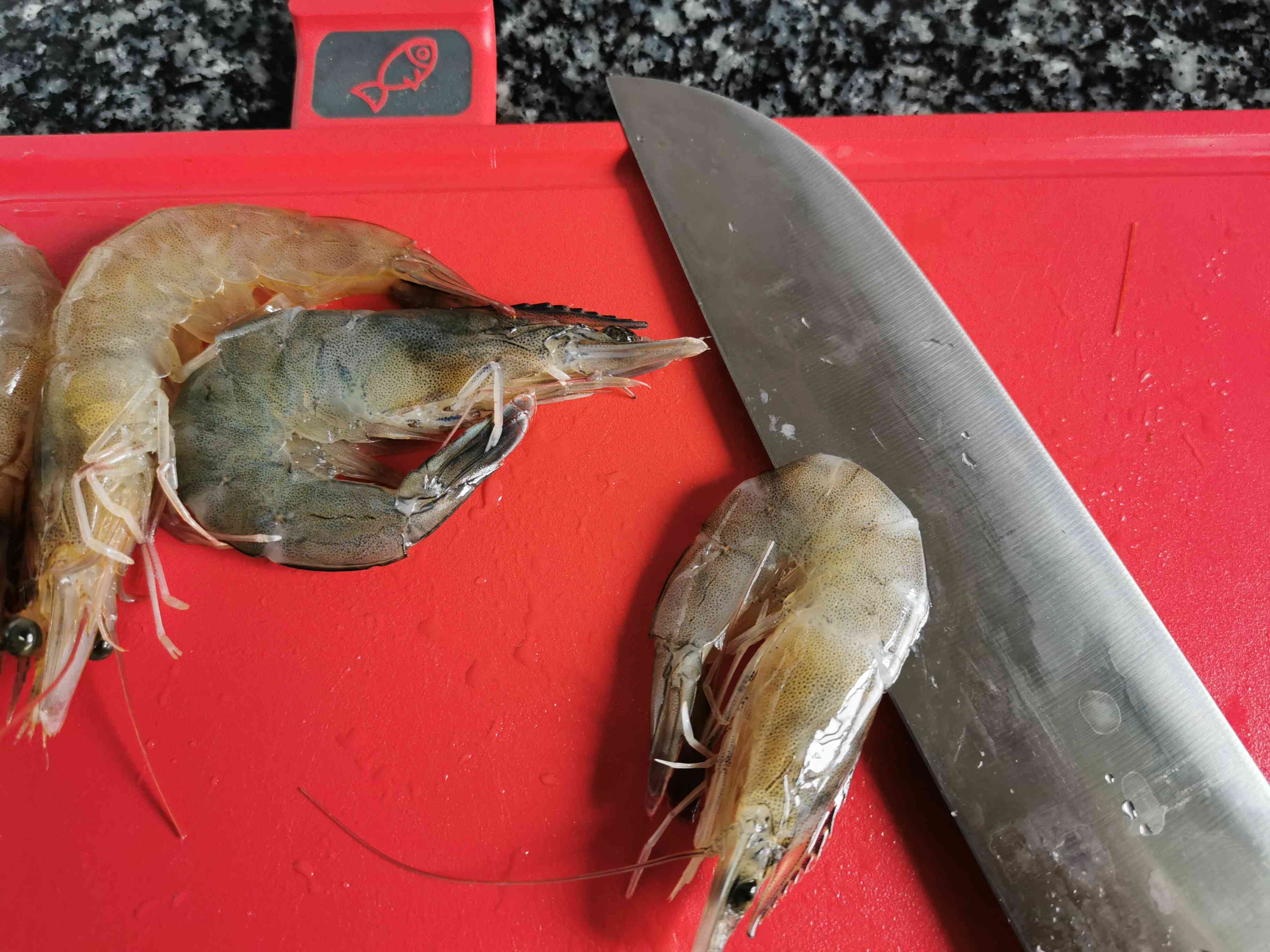 蒜蓉蝦的做法-蒜香味炒菜譜