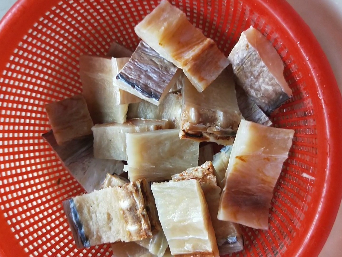 鰻魚干燒肉的做法-咸鮮味煮菜譜