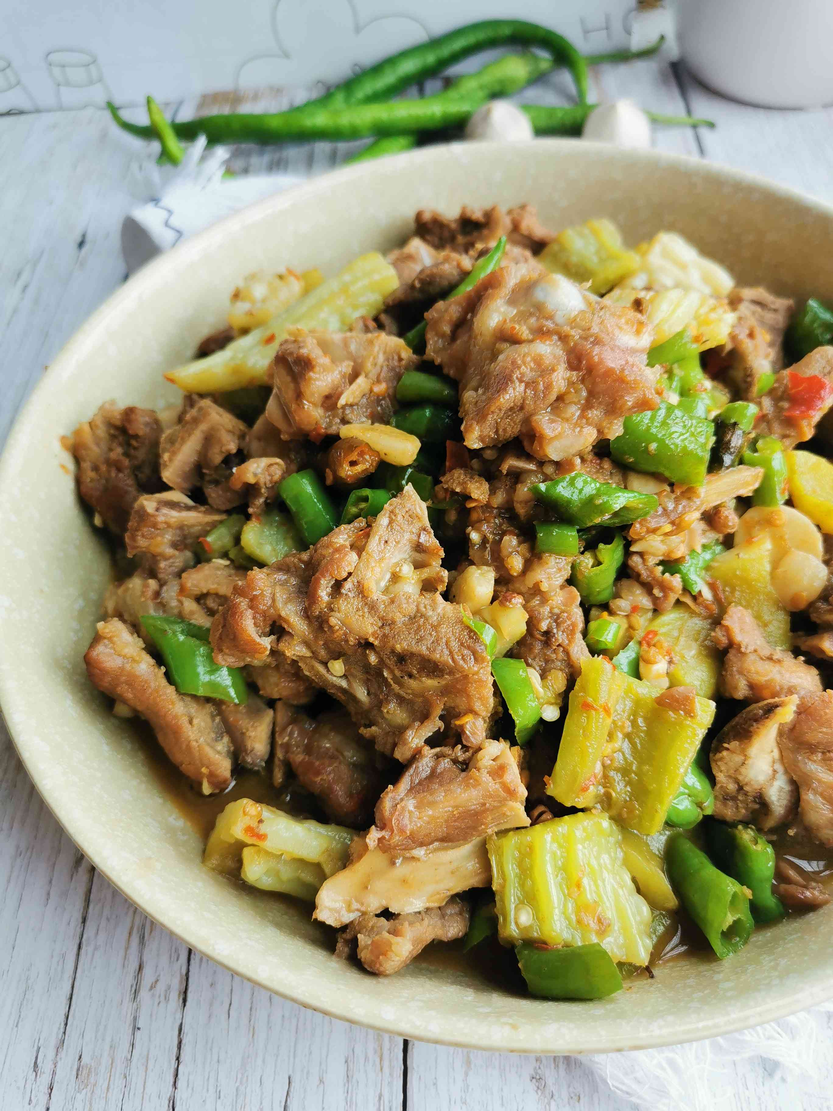 苦瓜燒排骨的做法-家常味炒菜譜