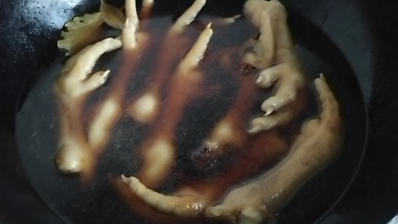 紅燒雞爪的做法-咸鮮味燉菜譜