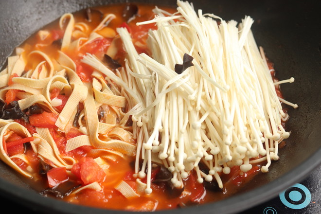 番茄豆皮金針菇的做法-家常味炒菜譜