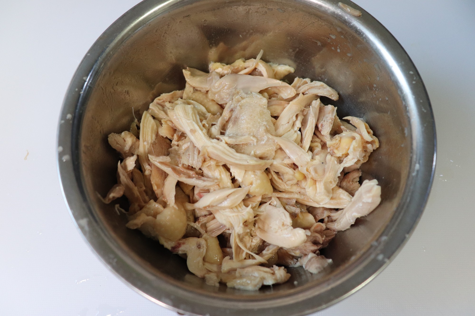 涼拌手撕雞腿的做法-香辣味煮菜譜