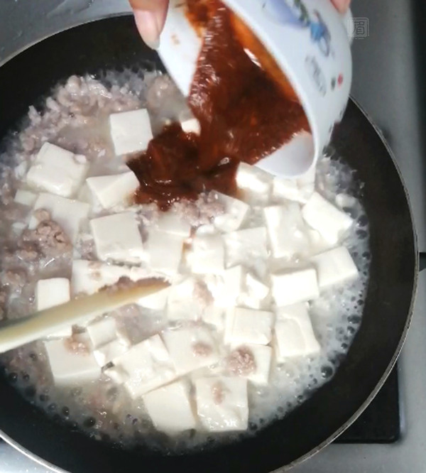 懶人麻婆豆腐的做法-麻辣味炒菜譜