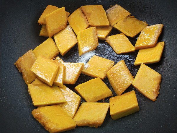 香糯南瓜的做法-家常味炒菜譜