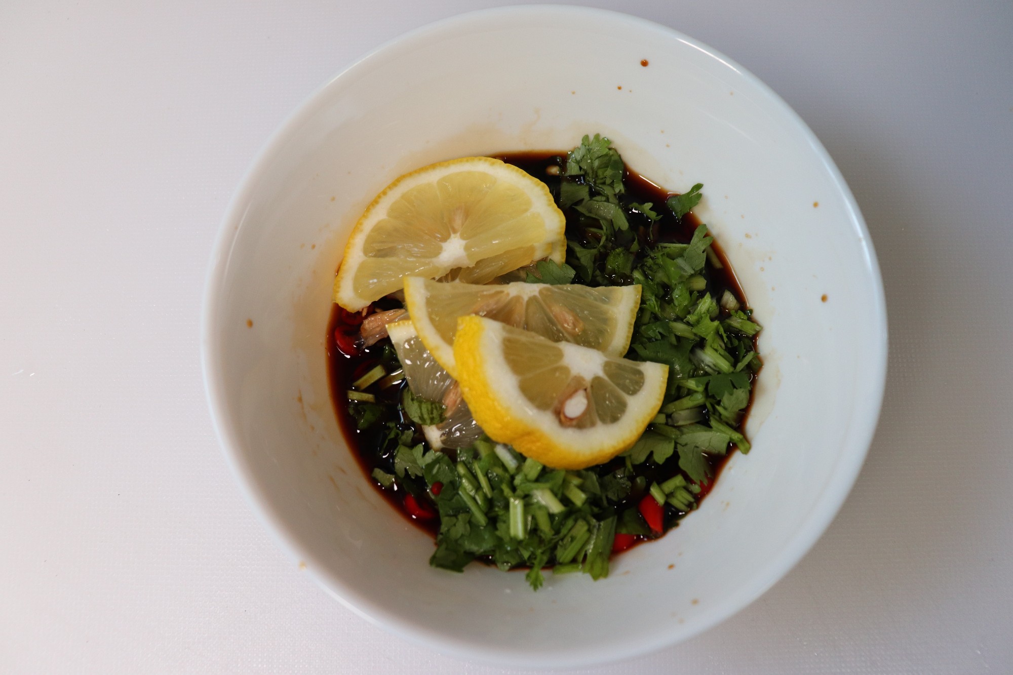 涼拌手撕雞腿的做法-香辣味煮菜譜