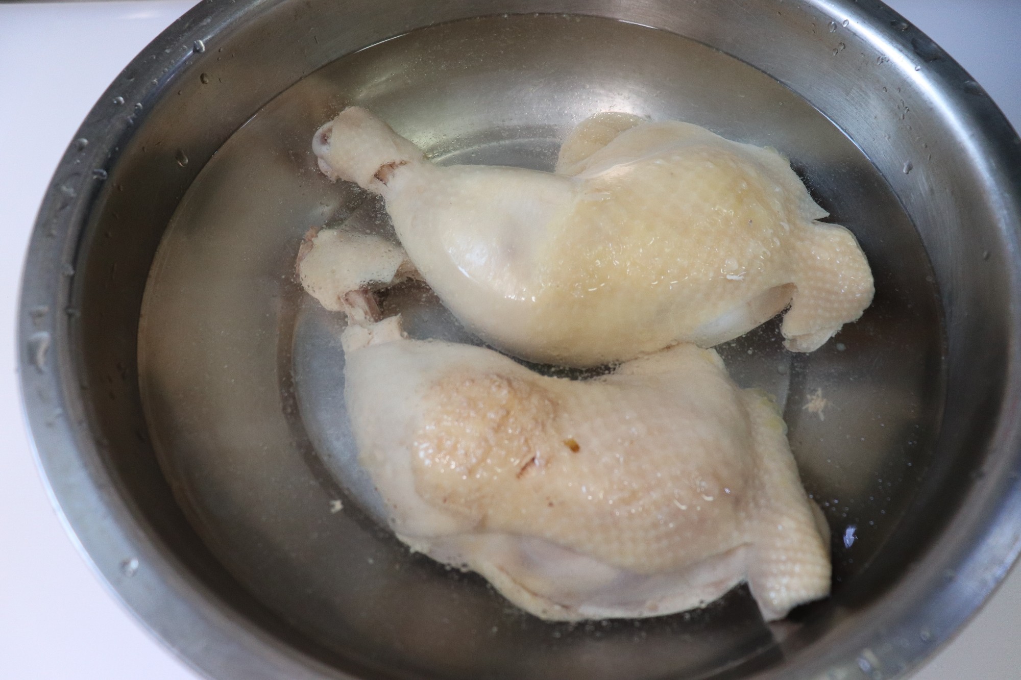 涼拌手撕雞腿的做法-香辣味煮菜譜