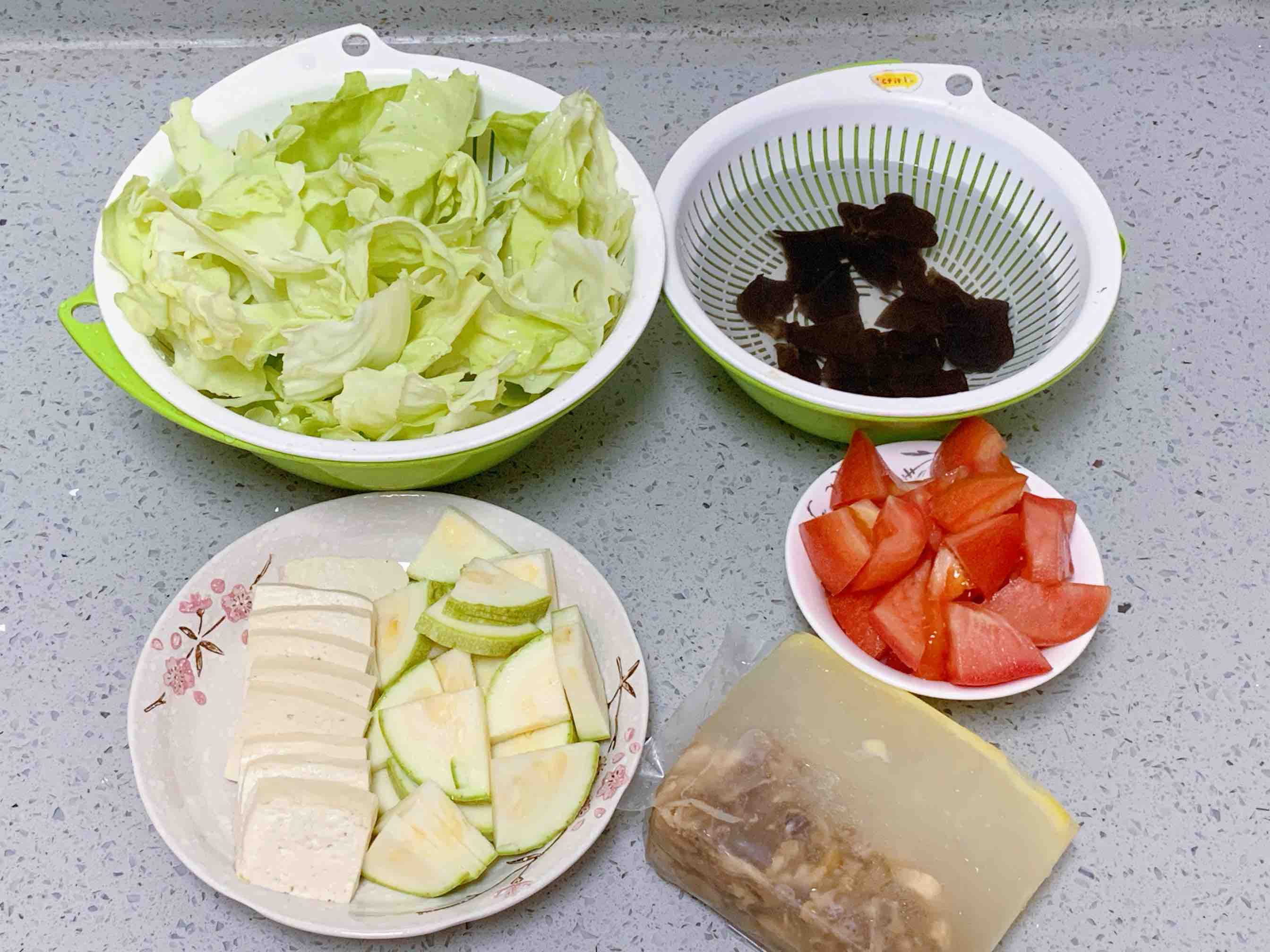 雞湯豆腐煲的做法-咸鮮味煮菜譜