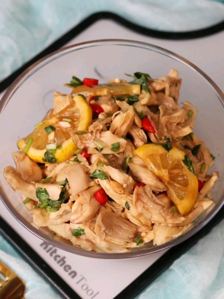 涼拌手撕雞腿的做法-香辣味煮菜譜