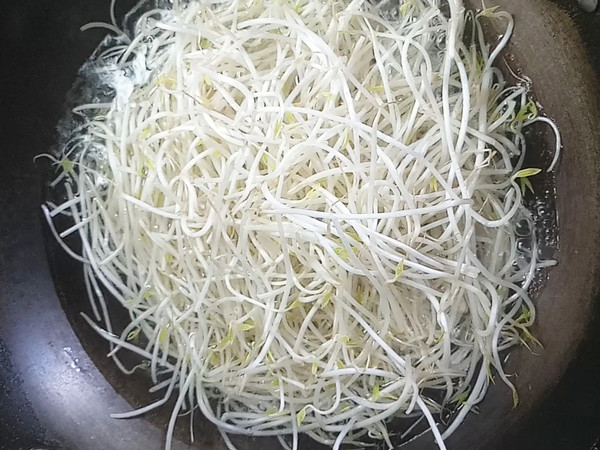 涼拌綠豆芽的做法-酸辣味拌菜譜