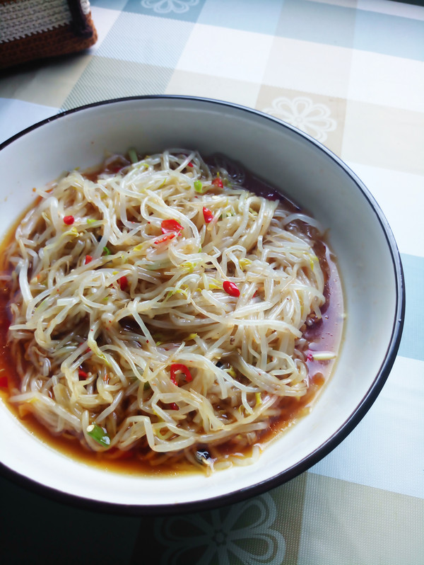 涼拌綠豆芽的做法-酸辣味拌菜譜