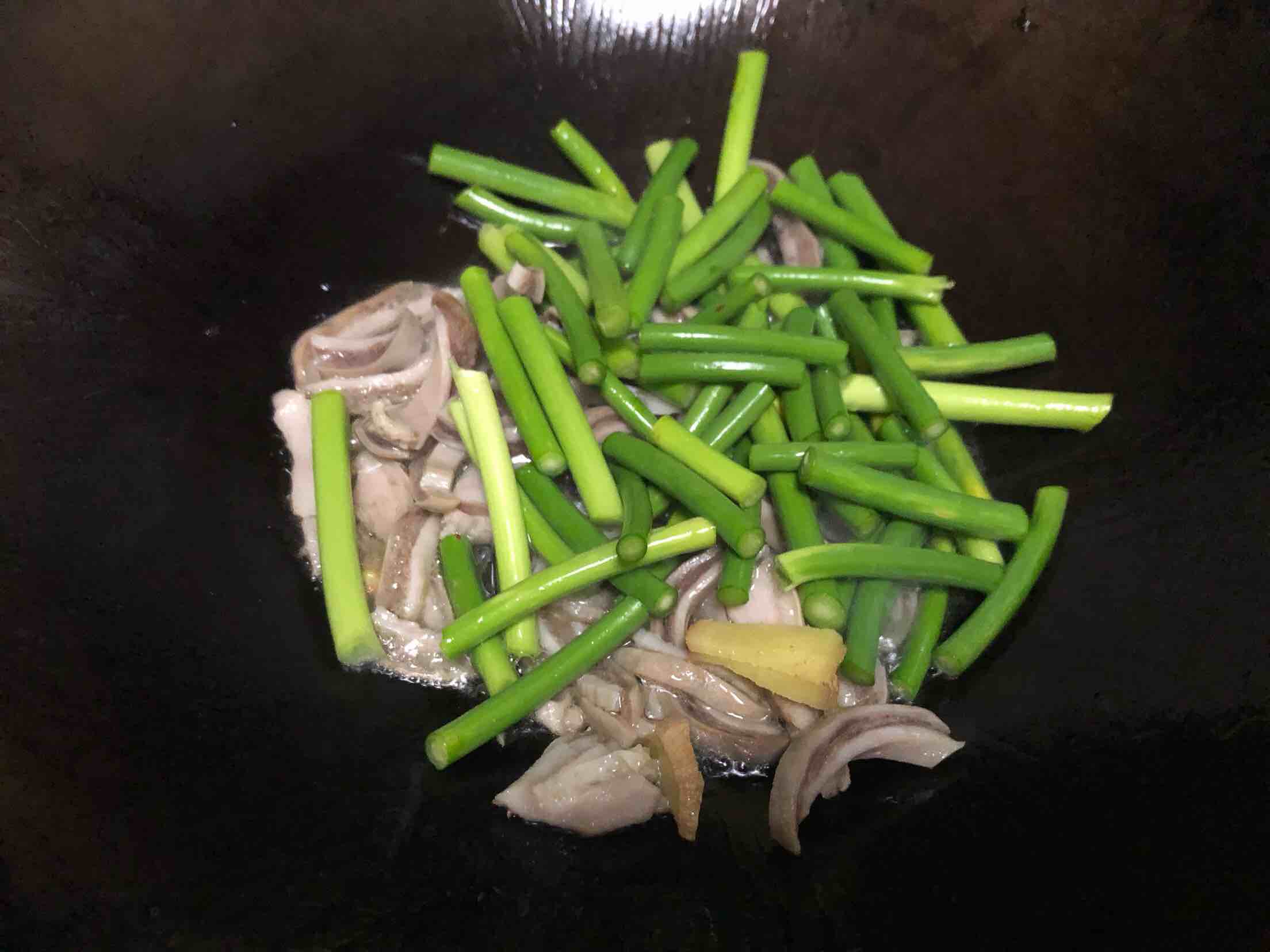 蒜薹炒豬肚的做法-家常味炒菜譜